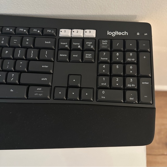 Logitech Keyboard/Mouse Combo - Picture 4 of 7